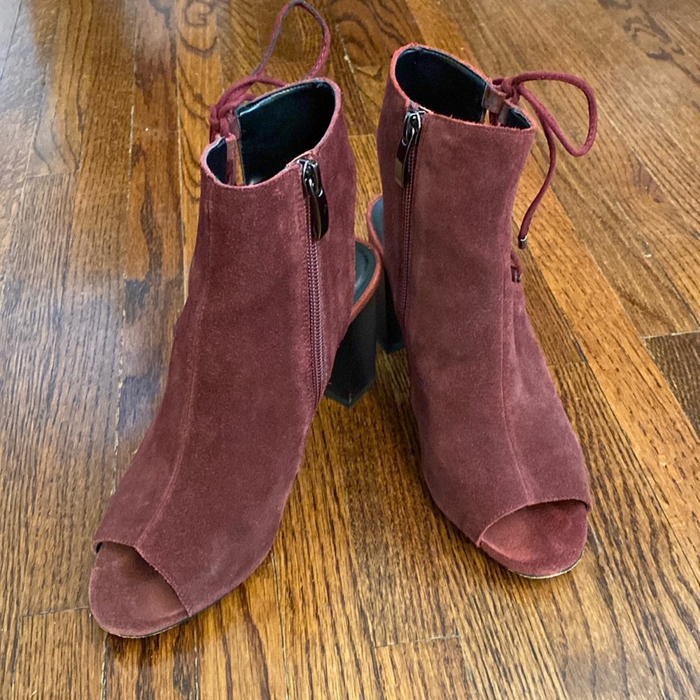 Van Eli Better 6.5M open toe, open heel suede bootie in burgundy.